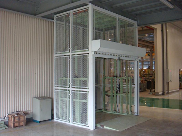 導(dǎo)軌式液壓升降機(jī) 導(dǎo)軌式液壓升降機(jī)的幾點(diǎn)優(yōu)勢(shì)